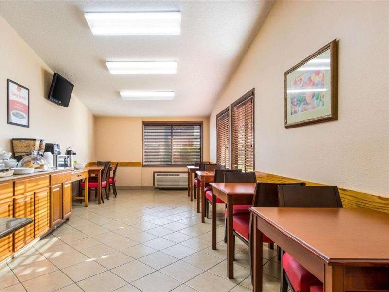 Econo Lodge Norwalk Exterior foto