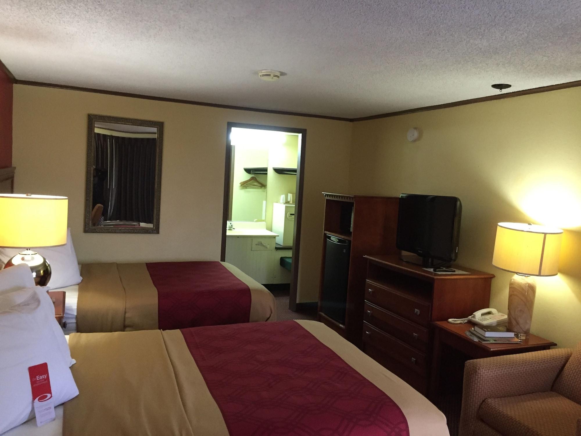 Econo Lodge Norwalk Exterior foto