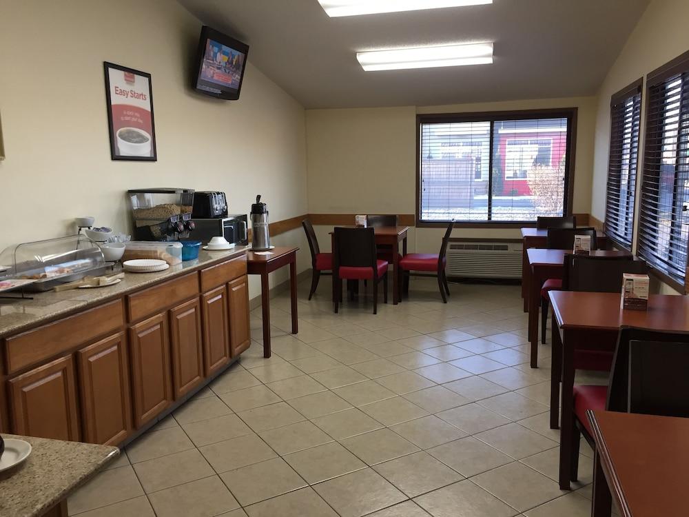 Econo Lodge Norwalk Exterior foto