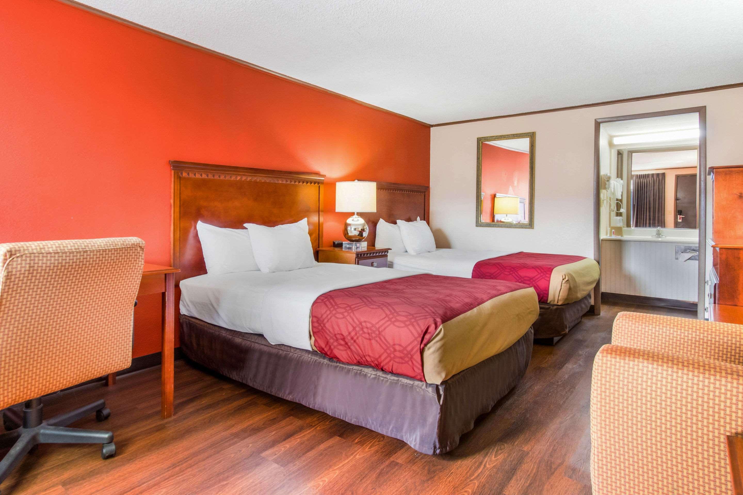 Econo Lodge Norwalk Exterior foto