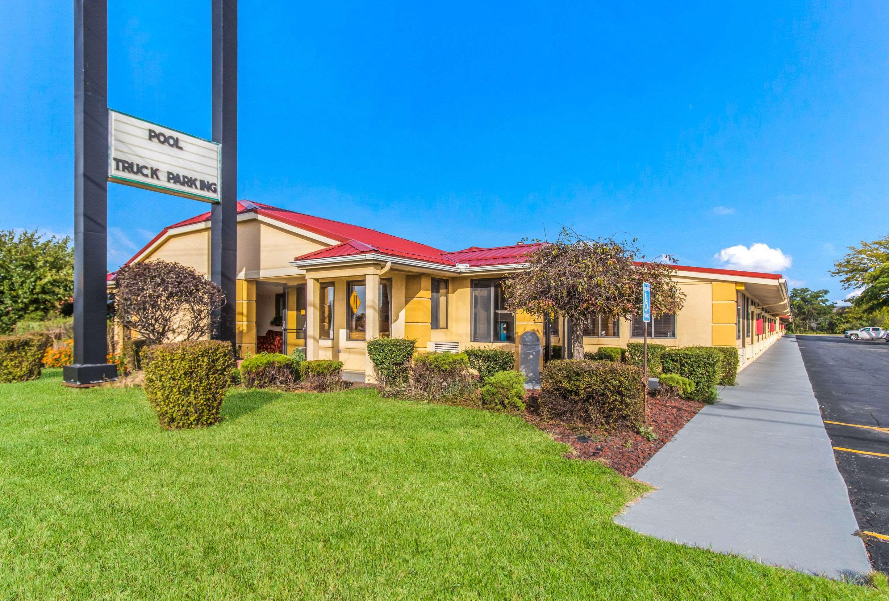 Econo Lodge Norwalk Exterior foto