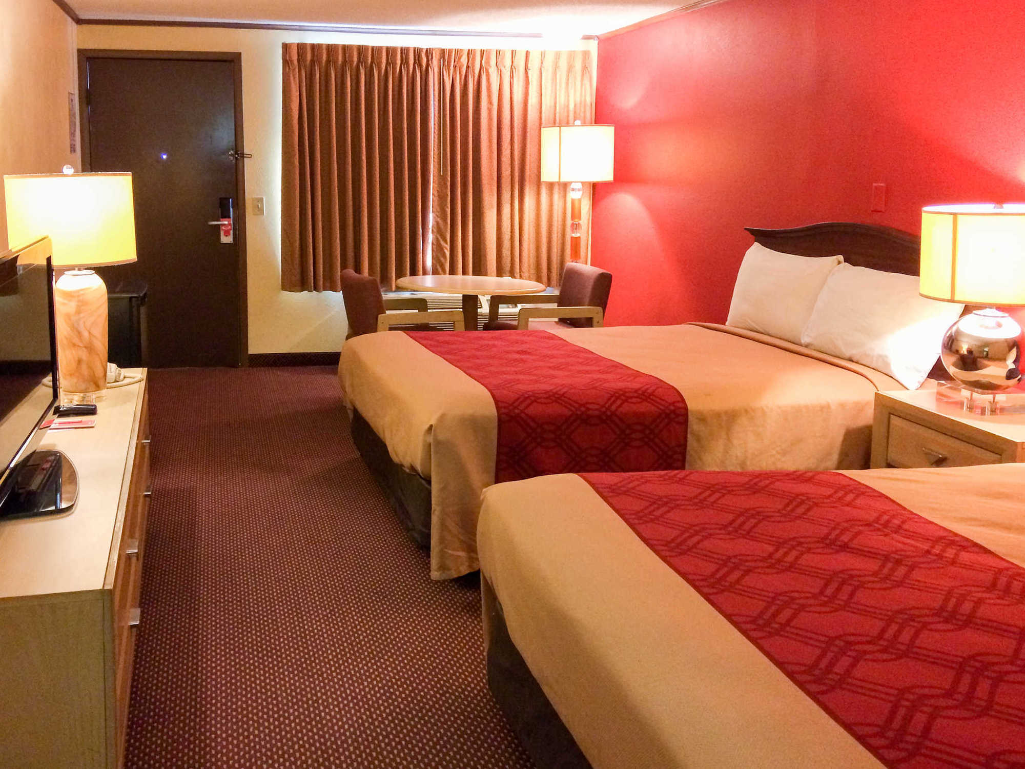 Econo Lodge Norwalk Quarto foto