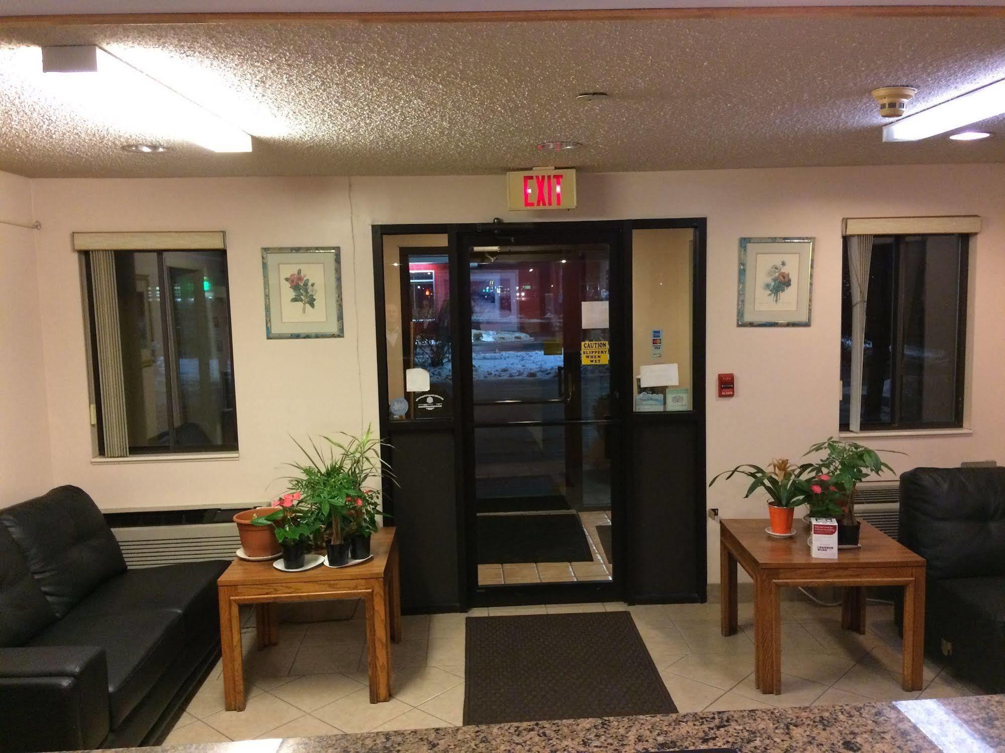 Econo Lodge Norwalk Exterior foto