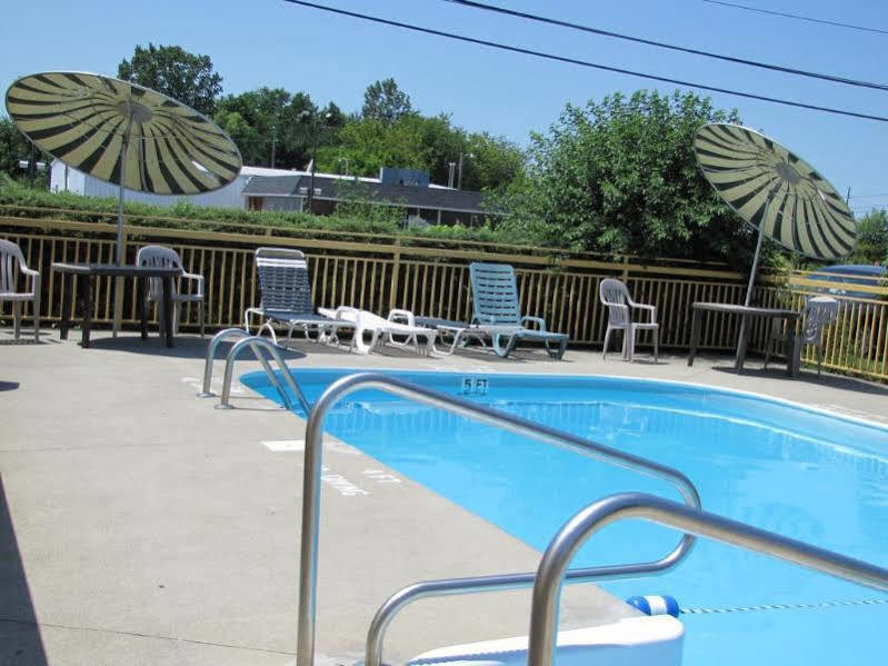 Econo Lodge Norwalk Exterior foto